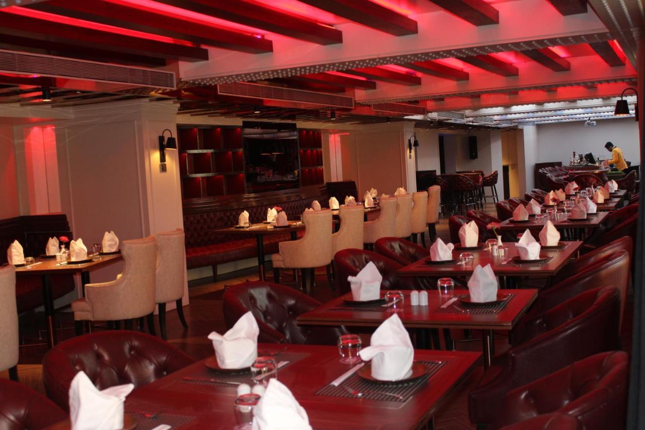 Planet Hollywood Thane Exterior foto